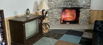 Retro yAy frAme cabin by Estes park