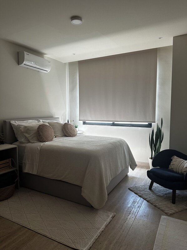 3 bedrooms, desk, free WiFi, bed sheets