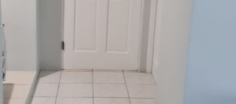 Modern 1-Bedroom Apartment Spacious & Fully Equipped