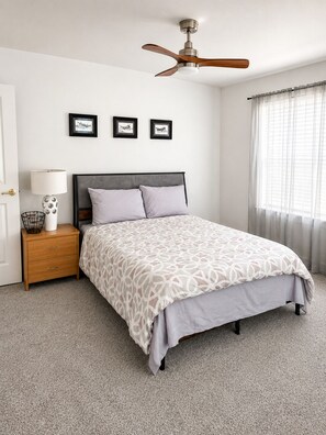 4 bedrooms, desk, iron/ironing board, free WiFi - Summit Nocturne - Large 4 Bedroom 3 Bath House in Rose District Downtown (Broken Arrow)