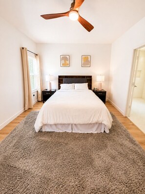 4 bedrooms, desk, iron/ironing board, WiFi (free)