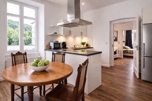 Unclassified image, 2 of 41, button