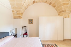 2 bedrooms, free WiFi, bed sheets - ANCIENT APPIAN HOUSE (Latiano)