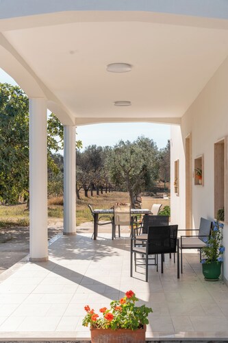 ANCIENT APPIAN HOUSE