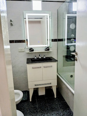 Bidet, towels, soap, toilet paper - Lo Chic BA - Fine, glamorous and with kitchen in the most elegant area of the city (Buenos Aires)