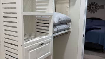 1 soverom, strykejern/-brett, wi-fi og sengetøy