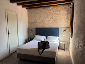 Coffres-forts dans les chambres, Wi-Fi gratuit