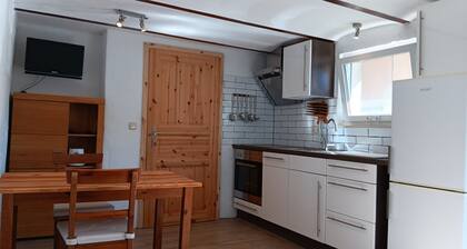 Vacation apartment, small, cozy, quiet apartment converted in country house style