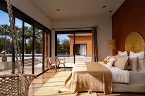 5 bedrooms, iron/ironing board, WiFi, bed sheets