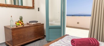 Agios Ioannis 2BR Apartment with Sea View