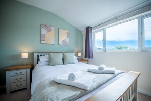 3 habitaciones, tabla de planchar con plancha y acceso a internet