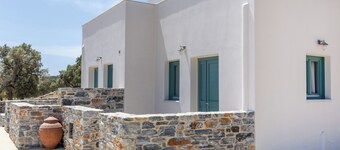 Kozaki Apartment with Sea View - walk to Ligaridia Beach - Naxos
