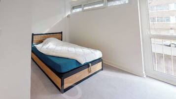 Apartment | 1 bedroom, bed sheets