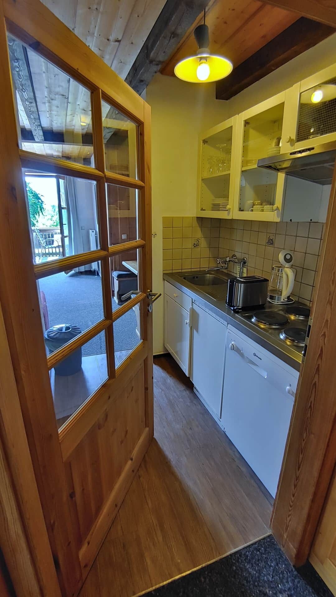 雪櫃、微波爐、焗爐、爐具