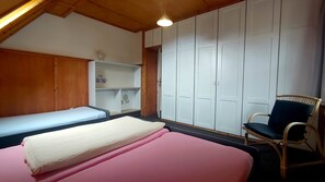 3 bedrooms, WiFi, bed sheets