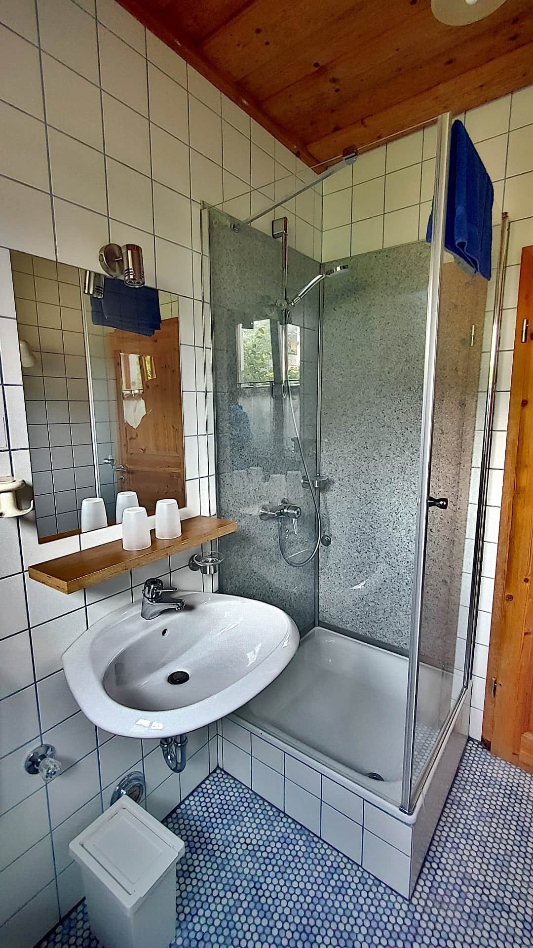 Haartrockner, Handtücher