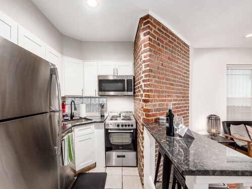 Charming 2-bedroom apartment in heart of walkable German Village