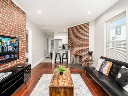 Charming 2-bedroom apartment in heart of walkable German Village