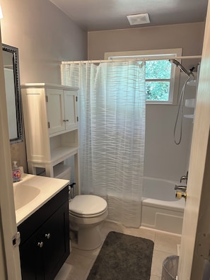 Towels, soap, shampoo, toilet paper