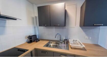 Private Room in a Shared Flat - Lyon 8