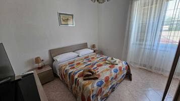2 chambres, fer et planche Ă  repasser, Wi-Fi, draps fournis
