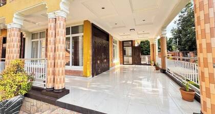 Mu Rugo by Iwacu Stays