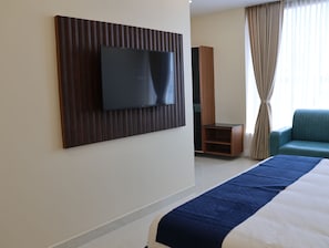 Luxury Suite | Egyptian cotton sheets, premium bedding, down comforters, pillowtop beds