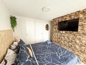 Cortinas blackout, tabla de planchar con plancha y wifi gratis