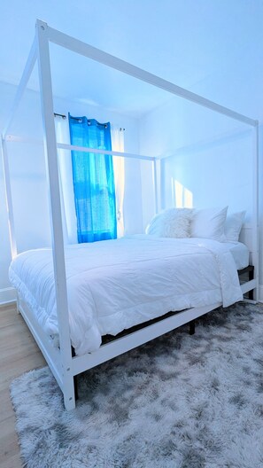 2 slaapkamers, een bureau, een strijkplank/strijkijzer, gratis wifi