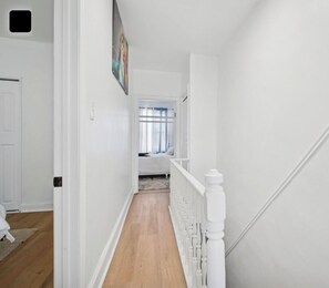 Interior - Getaway 2bed 1 bath minutes from art museum , Philly zoo Temple and Downtown (Philadelphia)