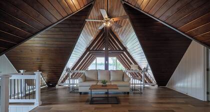 Lake House Pool Home With Dock and Boat Ramp