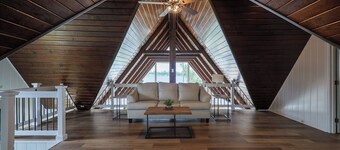 Lake House Pool Home With Dock and Boat Ramp