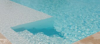 At 6 km from the sea villa with large pool and large green spaces Ideal for families