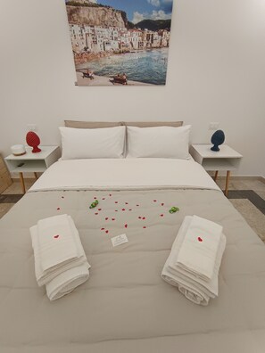 2 bedrooms, WiFi, bed sheets, wheelchair access - The wonders of Palermo Holiday House (Palermo)