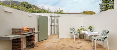 تناول الطعام بالخارج