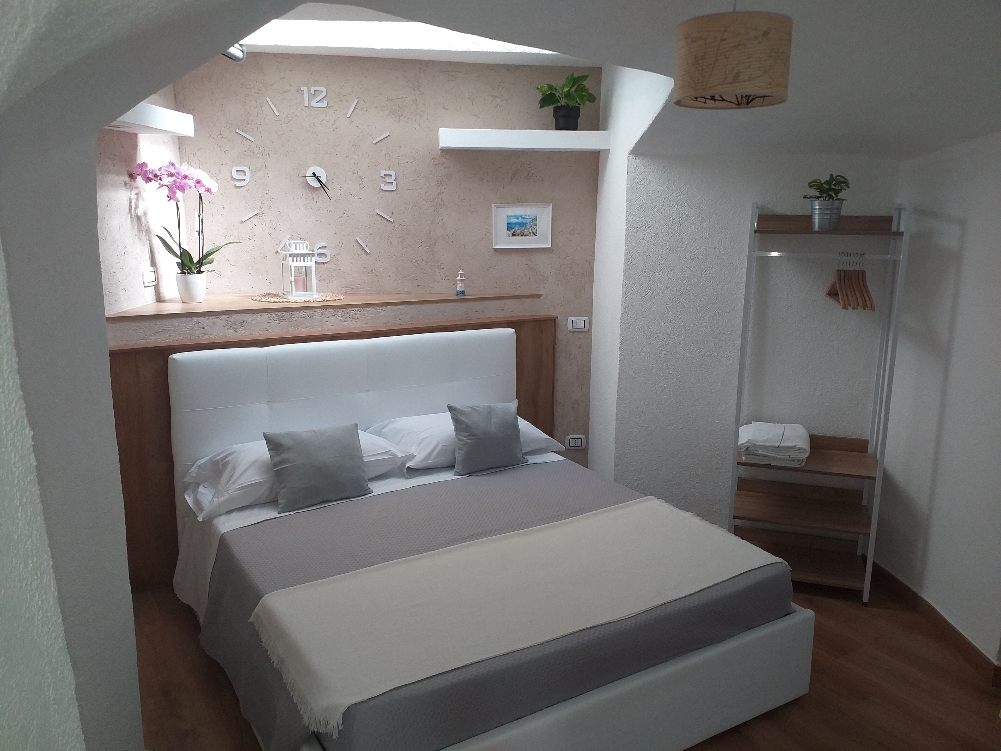 Caja de seguridad en la habitación, escritorio y cortinas blackout 