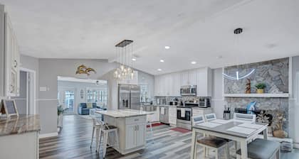 Hernando Beach Gulf Access, Dock & Heated Pool
