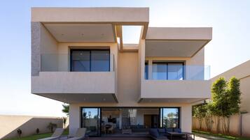 المنشأة من الخارج