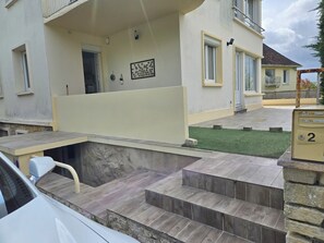 تفاصيل الفندق من الخارج