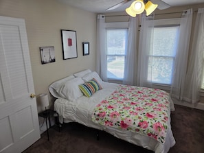 2 Schlafzimmer, Bügeleisen/Bügelbrett, WLAN, Bettwäsche