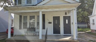 Charming 2-bedroom duplex in brilliant Springfield with AC