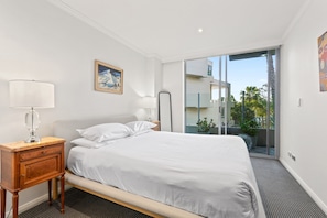 Apartment | 2 bedrooms, laptop workspace, iron/ironing board, bed sheets - Gorgeous 2-bed Unit Near Riverside Parks (Sydney)