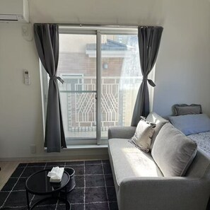 Family Duplex, Balcony