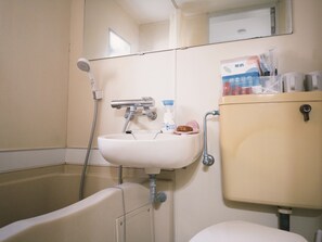 Family Duplex, Balcony | Bathroom | Separate bathtub and shower, free toiletries, hair dryer, slippers - SHIZUKURIA MINAMIGYOTOKU (Ichikawa)