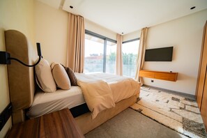 5 室のベッドルーム、アイロン / アイロン台、WiFi、ベッドシーツ