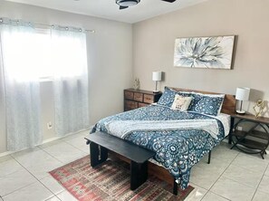4 bedrooms, iron/ironing board, WiFi, bed sheets - PERFECT FOR FAMILIES AND GROUPS! Lovely 4 bed 3  bath home. Above ground POOL. (McAllen)