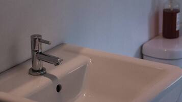 Cabin, 1 Bedroom, Smoking, Balcony | Bathroom