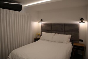 In-room safe, soundproofing, iron/ironing board, free WiFi - Puy Castele Hotel Tiberias (Tiberias)