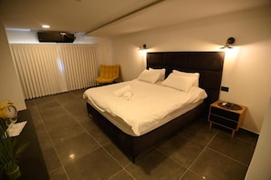 In-room safe, soundproofing, iron/ironing board, free WiFi - Puy Castele Hotel Tiberias (Tiberias)