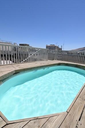 Piscine extérieure (ouverte en saison)